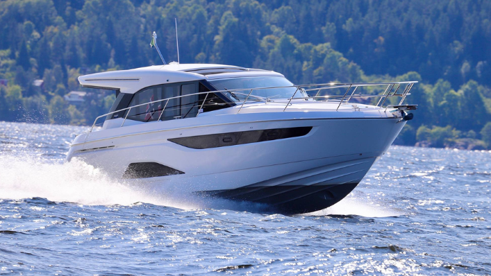 Bavaria R40 Coupe - Clipper Marine.jpg
