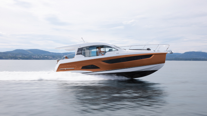 Sealine C390